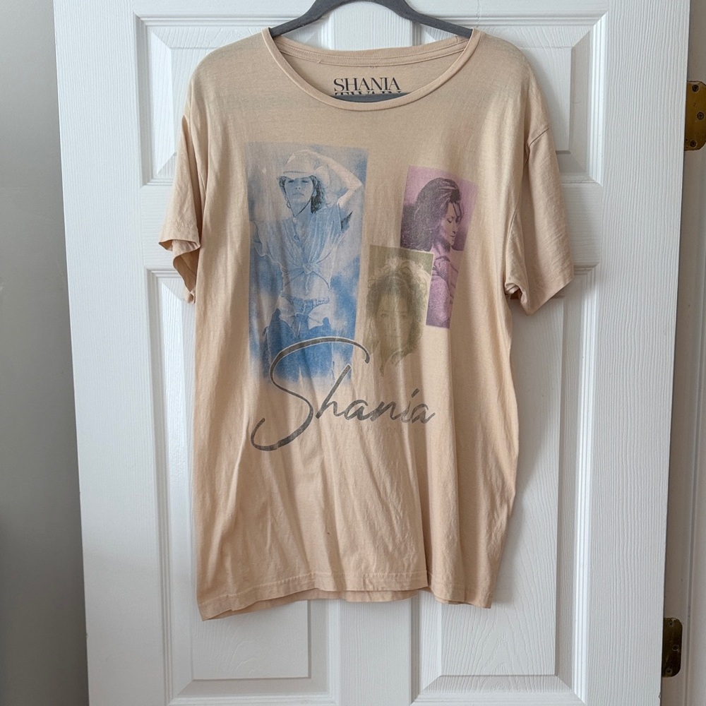 Shania Graphic Tee - Beige Short Sleeve Women’s Top